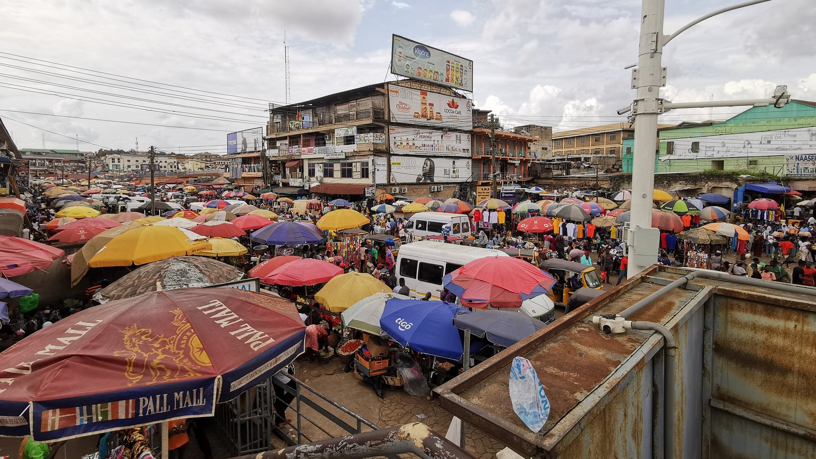 Markt_in_Kumasi_1