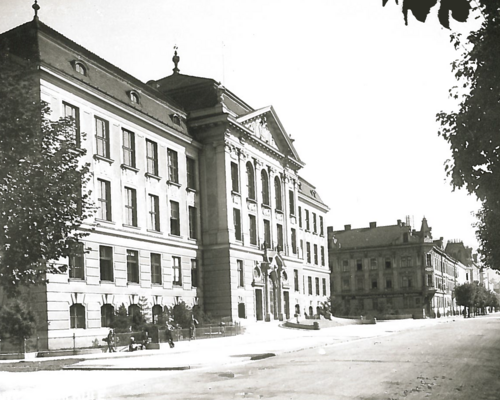 Hauptgebäude um1920 (Stadtarchiv Leoben)