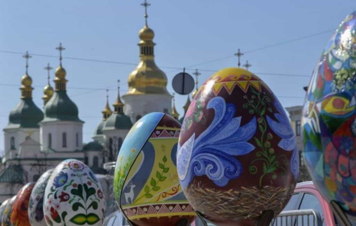 Easter_decoration_in_Ukraine